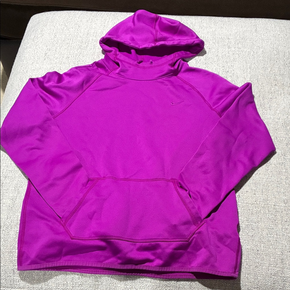 Nike Therma Fit Hoodie Magenta with thumb holes. Size M